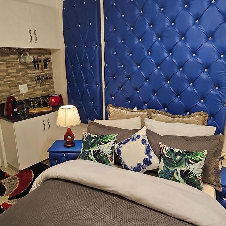 Rjs Guesthouse Дурбан Экстерьер фото