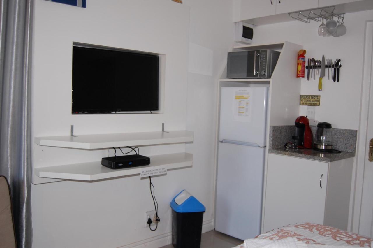 Rjs Guesthouse Дурбан Экстерьер фото