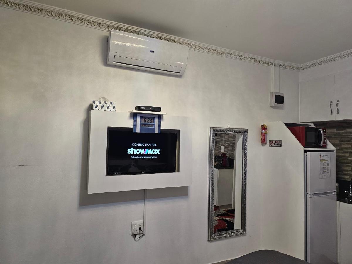 Rjs Guesthouse Дурбан Экстерьер фото