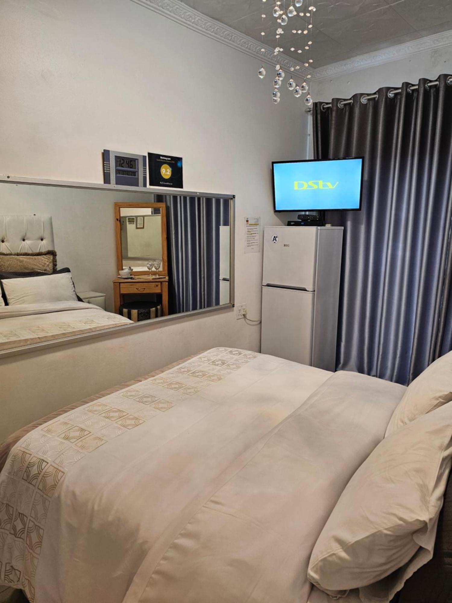 Rjs Guesthouse Дурбан Номер фото