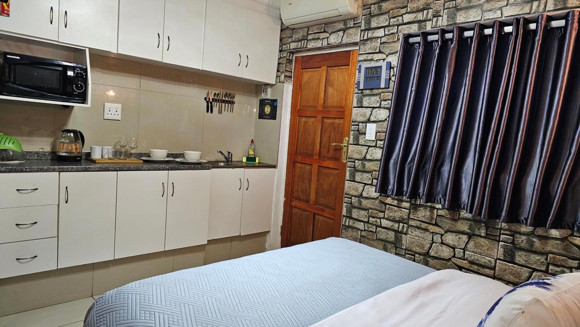 Rjs Guesthouse Дурбан Номер фото