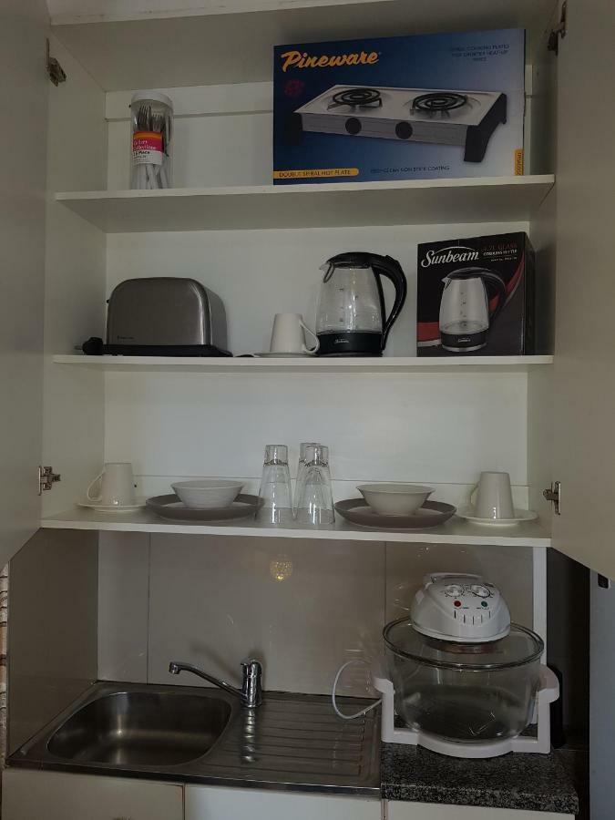 Rjs Guesthouse Дурбан Экстерьер фото