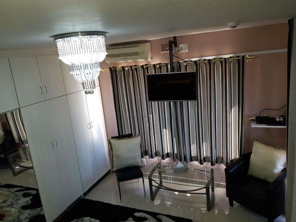Rjs Guesthouse Дурбан Экстерьер фото