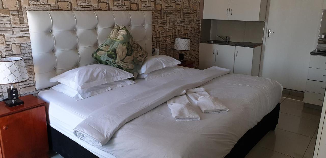 Rjs Guesthouse Дурбан Экстерьер фото