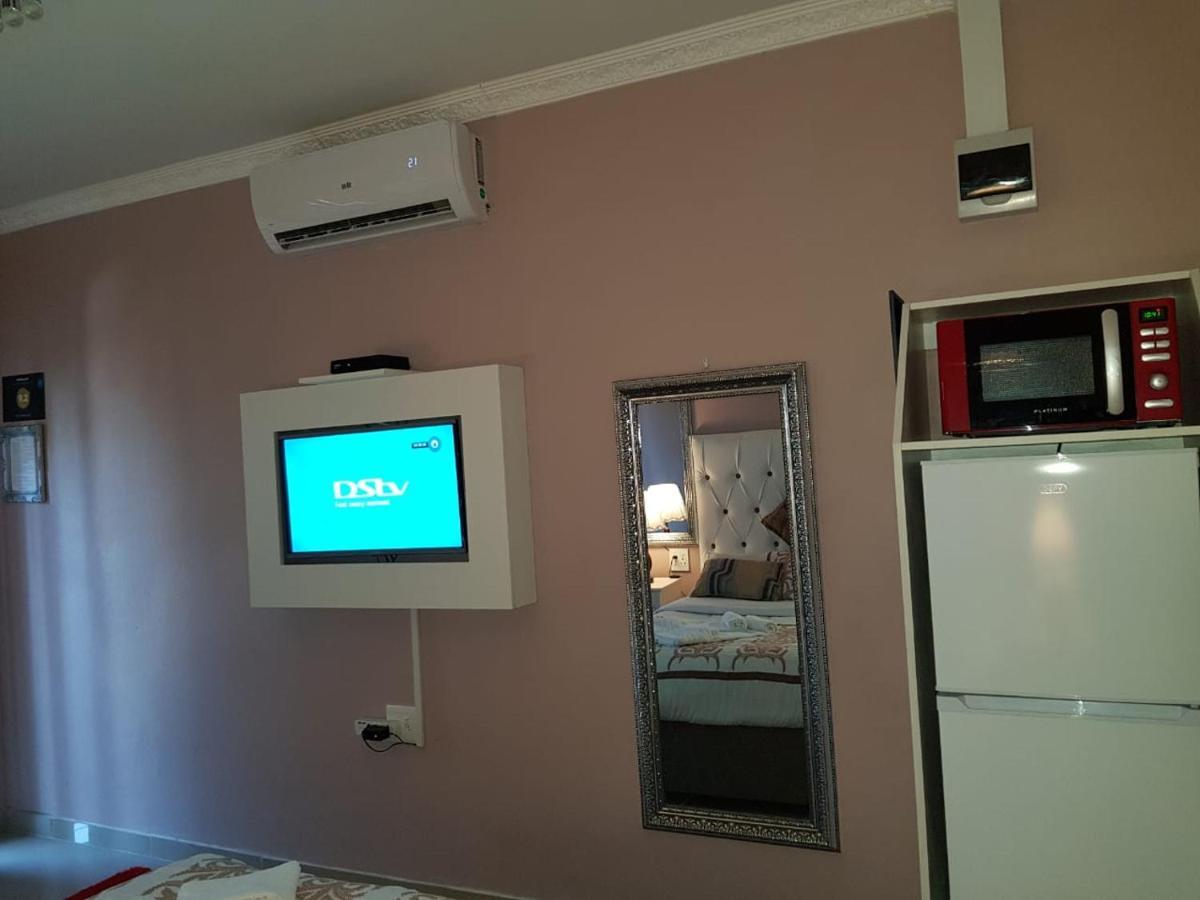 Rjs Guesthouse Дурбан Экстерьер фото